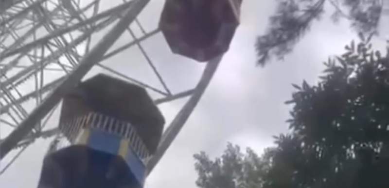В Центральном парке Алматы посетительница разбилась насмерть, упав с колеса обозрения