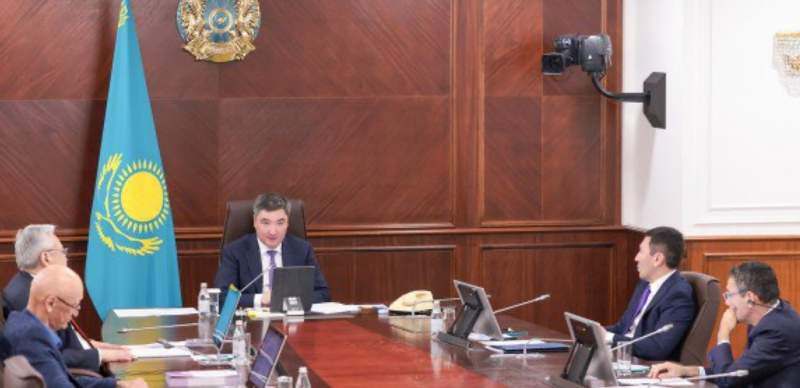Бектенов поручил увеличить долю местного содержания в закупках "Самрук-Казыны"