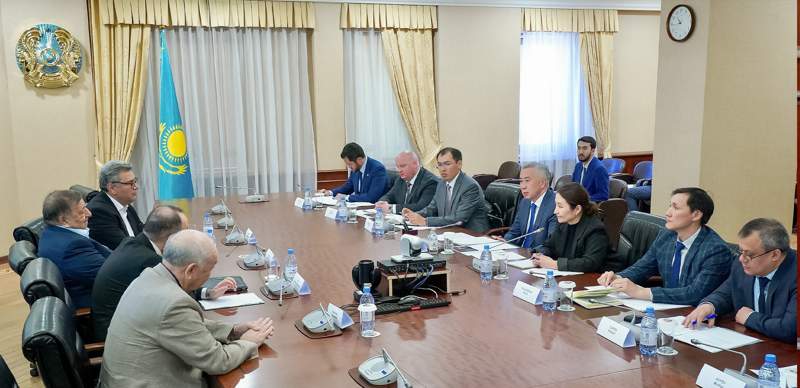 Иран предлагает Казахстану помощь в строительстве терминала в порту Бендер-Аббас