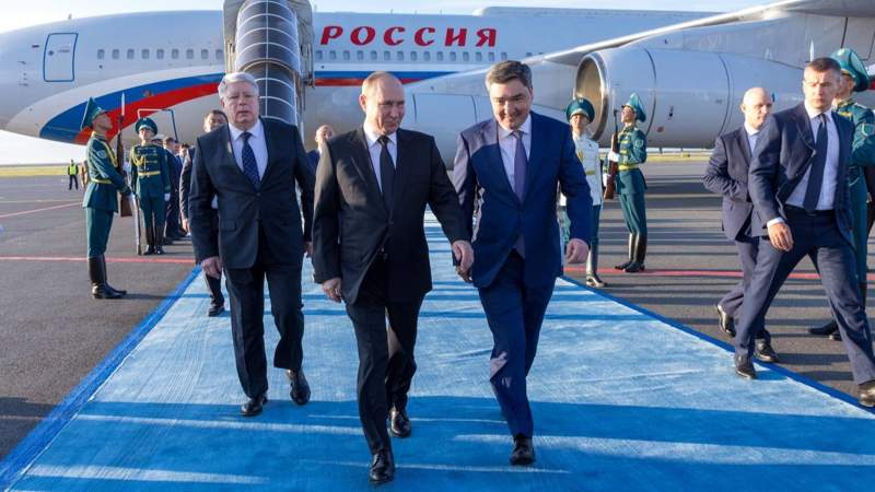 Путин прилетел в Астану