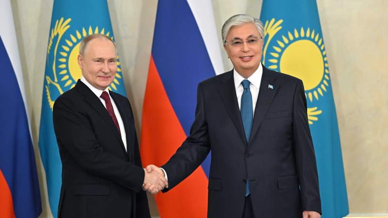 Токаев пригласил Путина опять посетить Казахстан