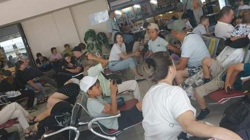 Рейс SCAT из Караганды в Анталию задержался почти на 30 часов. Пассажиры ждали в аэропорту