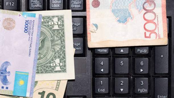 Курс может откатиться до 465 тенге за доллар – BCC Invest