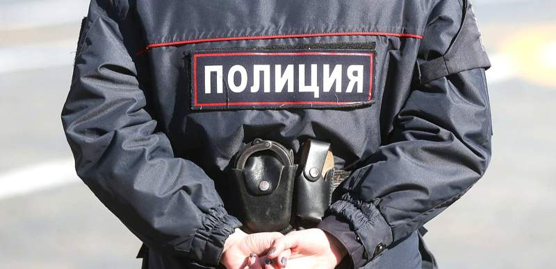 Выдворять из страны иностранцев смогут без суда полицейские в России
