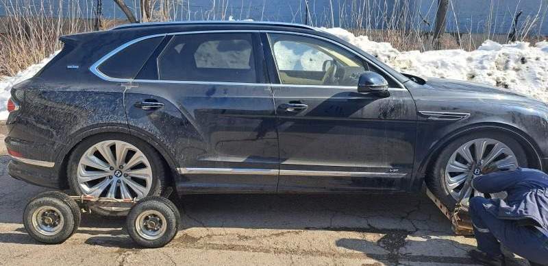 Конфискованный Bentley бывшего вице-министра индустрии Токтабаева дважды не смогли продать на аукционе