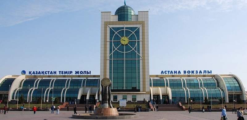Почасовой тариф на платной парковке вокзала Астаны составит 200 тенге