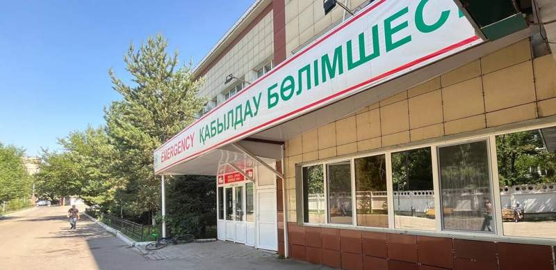 В Казахстане увеличатся очереди в больницах и участятся случаи самолечения граждан – опрос