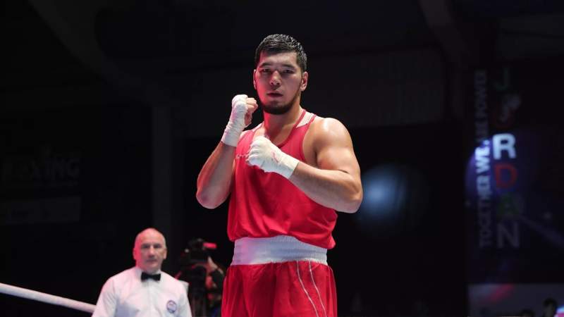 Казахстанский боксёр вышел в четвертьфинал Олимпиады-2024