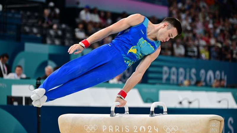 Гимнаст Нариман Курбанов взял серебро Олимпиады в Париже