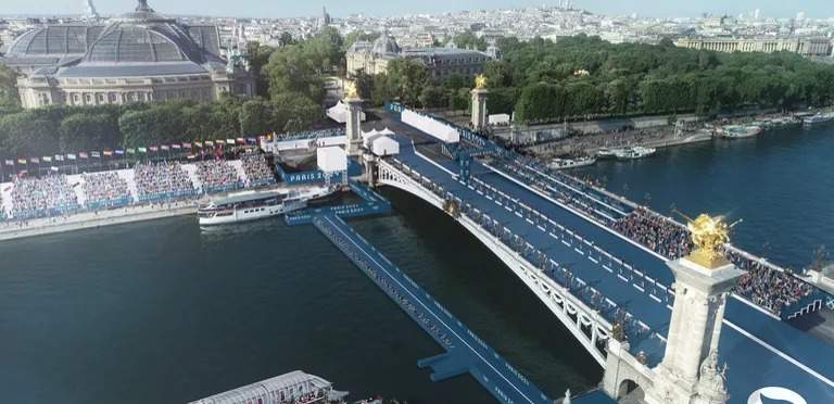 Олимпийские спортсмены попадают в больницу после заплыва в Сене