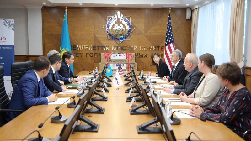 USAID передало Казахстану новые серверы для улучшения таможенной системы
