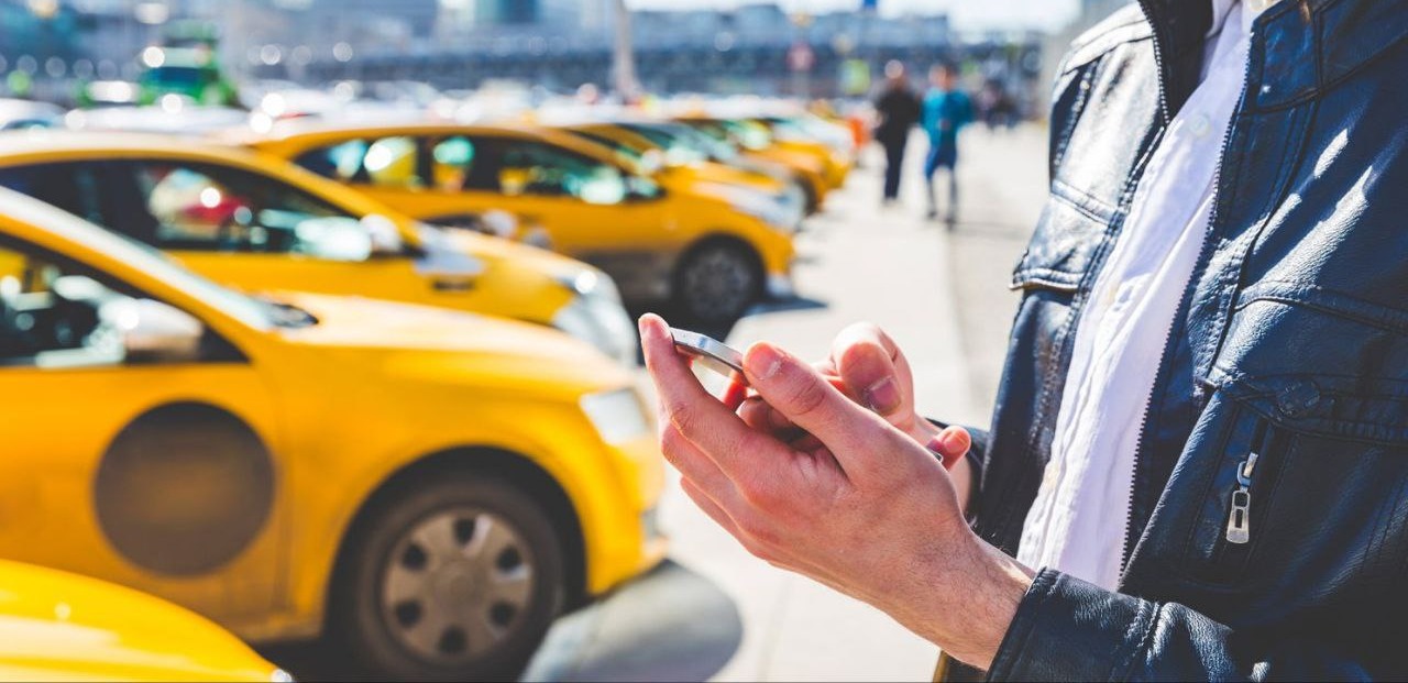 Поездки между городами на Яндекс.Такси и InDrive: минтранс не стал вводить ограничения на расстояния