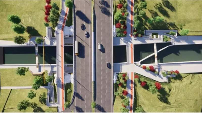 Дело – труба: почему затянулся ремонт пешеходного моста через реку Есентай в Алматы