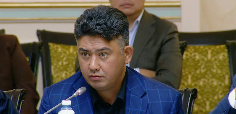 Инновационный асфальт за 2 млрд тенге провалился на проспекте Абая – депутат маслихата Алматы Елеусизов