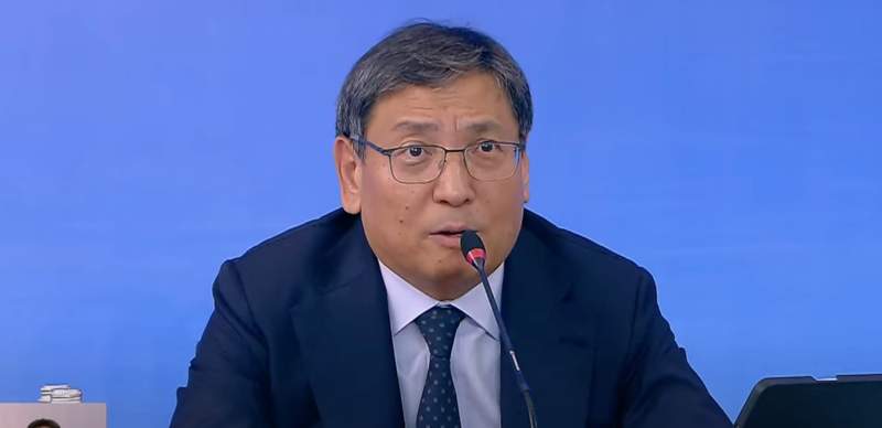 Досаев наложил вето на использование мелкой брусчатки в Алматы