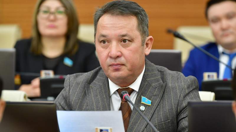 Исключён за харассмент: депутат назвал причину лишения мандата Садыкова