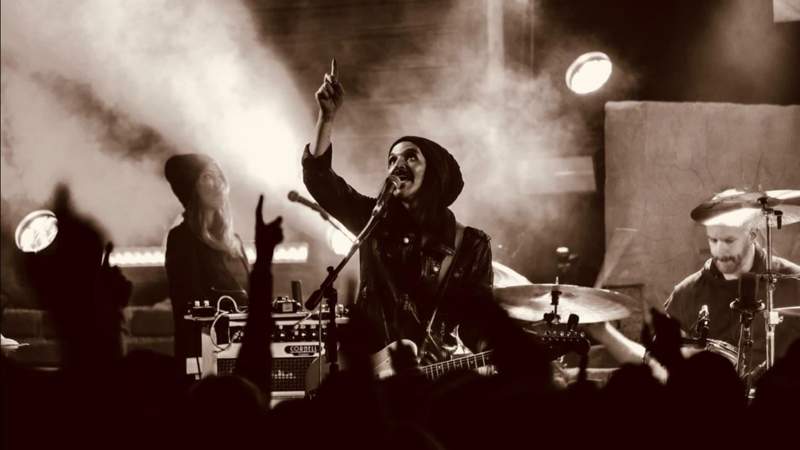 Британская рок-группа Placebo отменила выступление на фестивале Yandex Park Live в Алматы