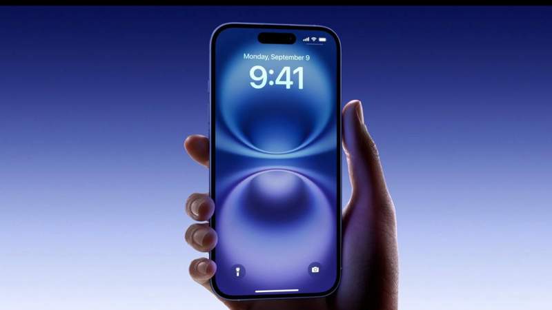 Apple презентовал новый iPhone 16