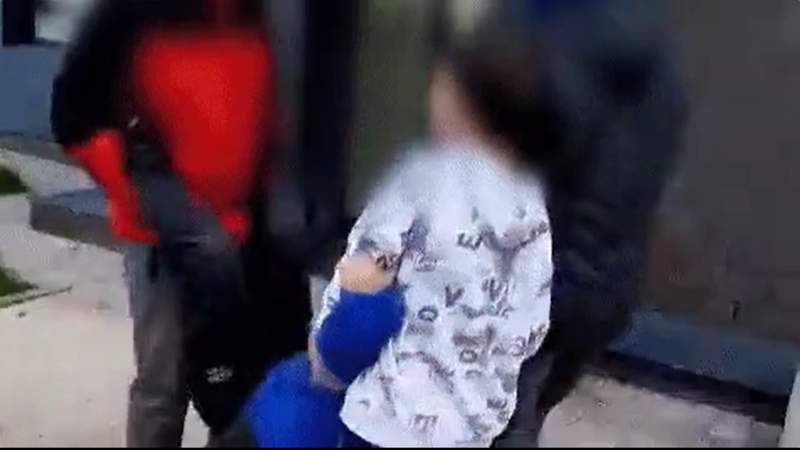 Оштрафовали родителей детей, игравших в "Суицидник" в Астане