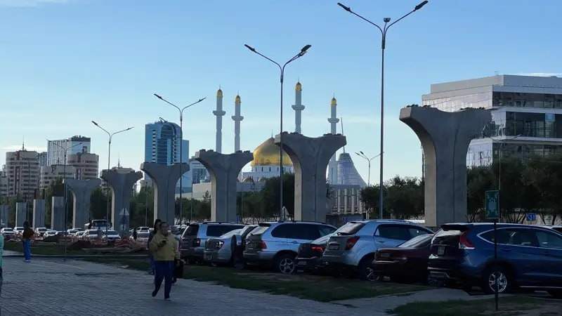 В Астане завершили строительство всех опор LRT

