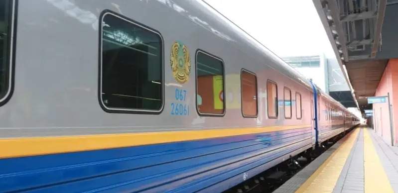 Казахстанцы смогут купить билеты на поезд со скидкой до 30%
