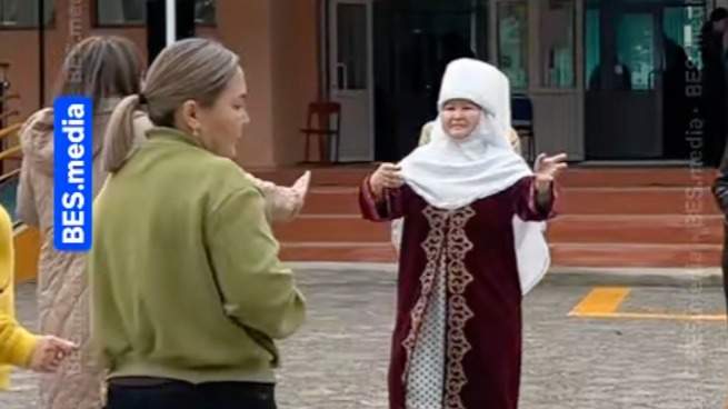 Жители Улкена устроили танцы и ярмарку