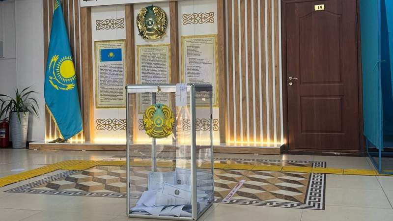 Инструкцию для комиссии референдума вывесили на участке в Алматы