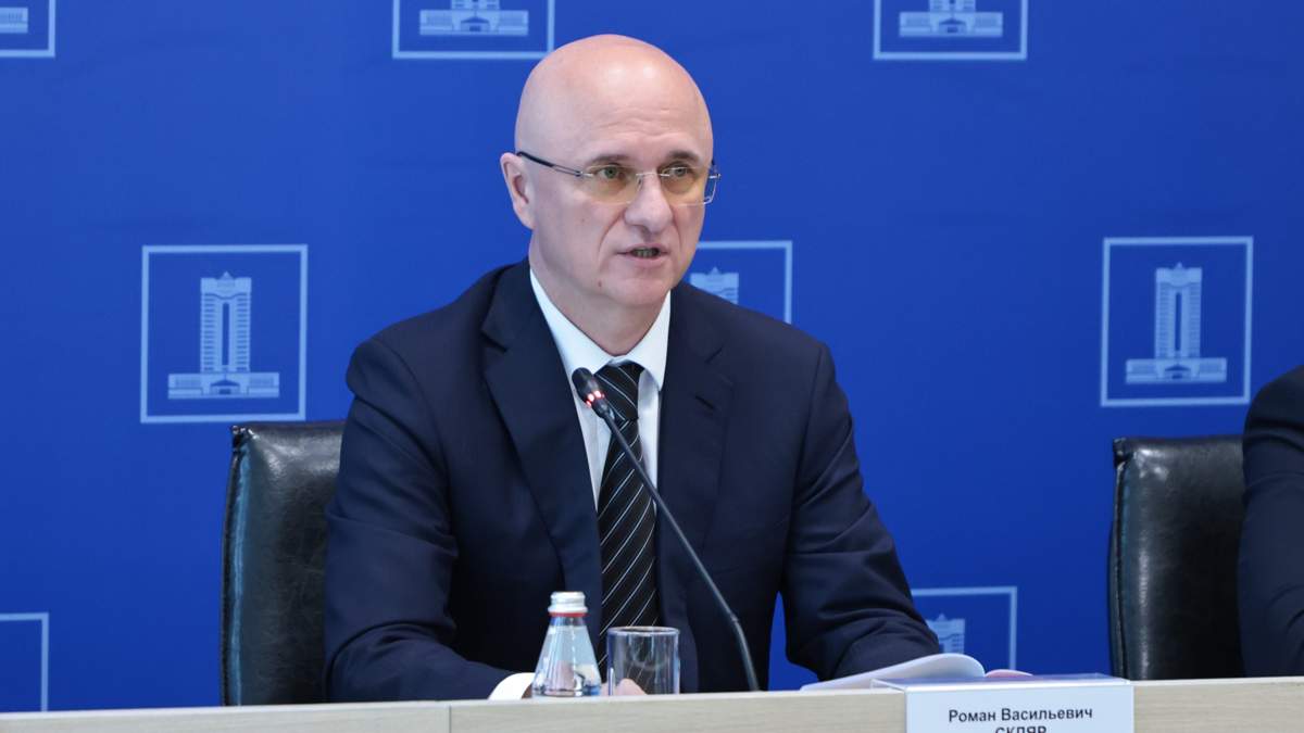 Роман Скляр заменил Айбека Дадебая на посту главы администрации президента