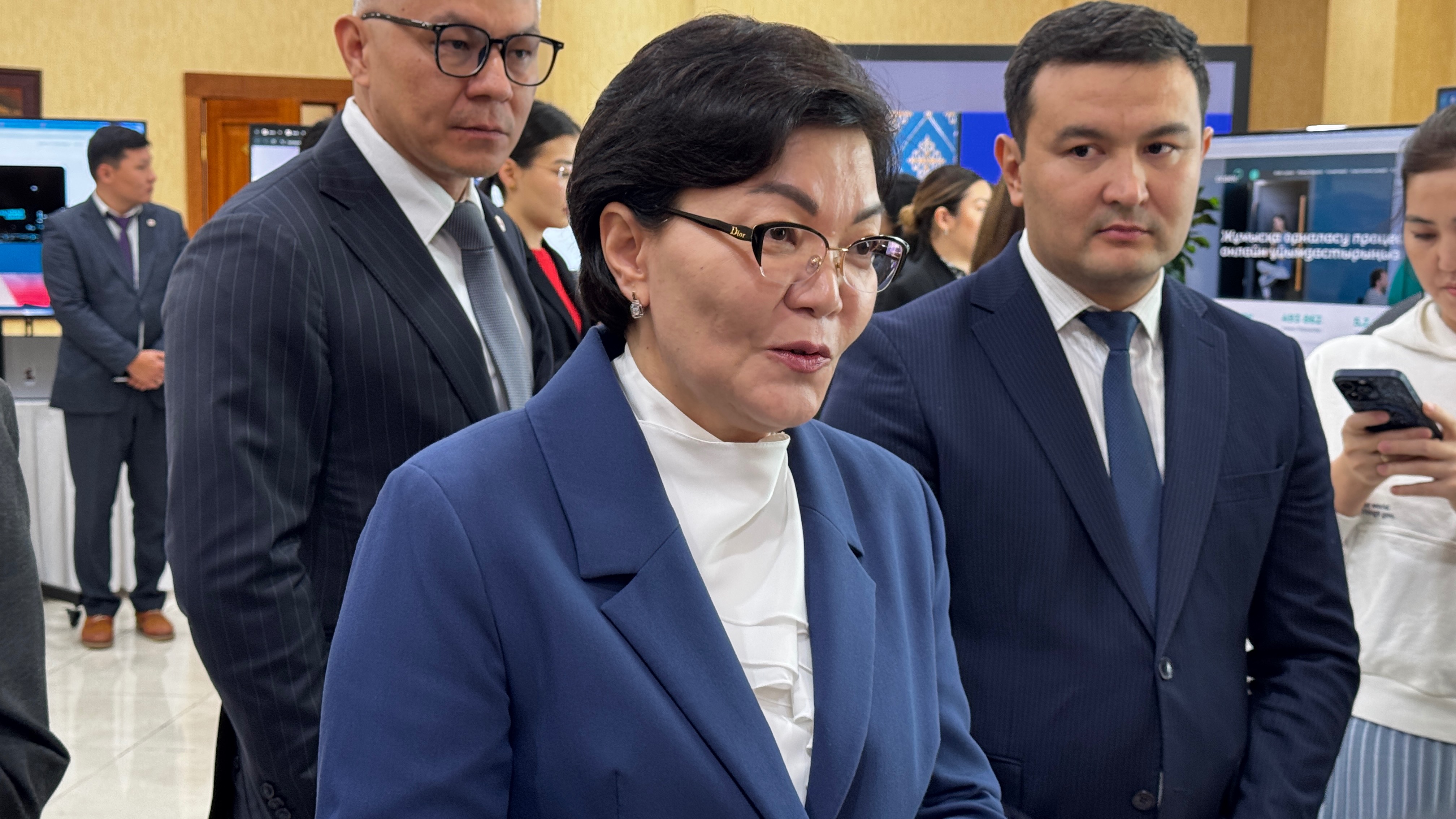 Нужно ужесточать закон, если человек отказывается от работы  – глава минтруда о безработных, получающих выплаты