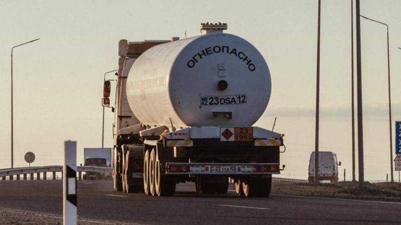Казахстан продлит до конца 2026 года запрет на вывоз нефтепродуктов за пределы ЕАЭС