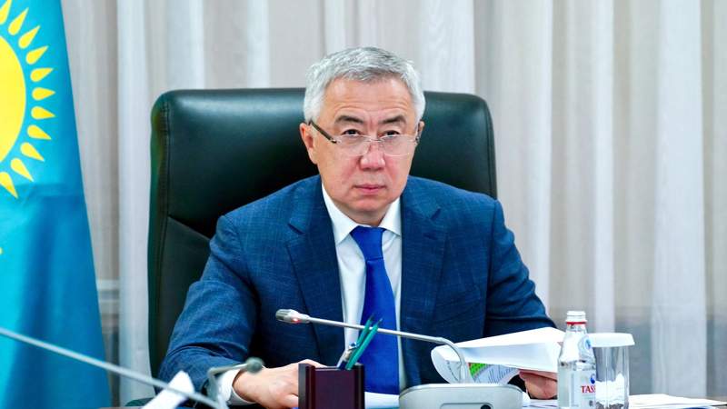 Тенге к доллару ослабел: подорожают ли продукты