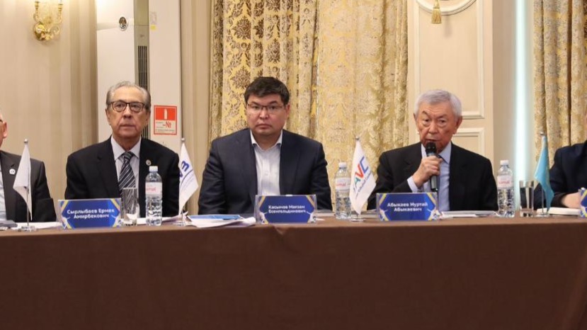 Министр финансов сменил бывшего главу КНБ на посту президента Казахстанской федерации волейбола