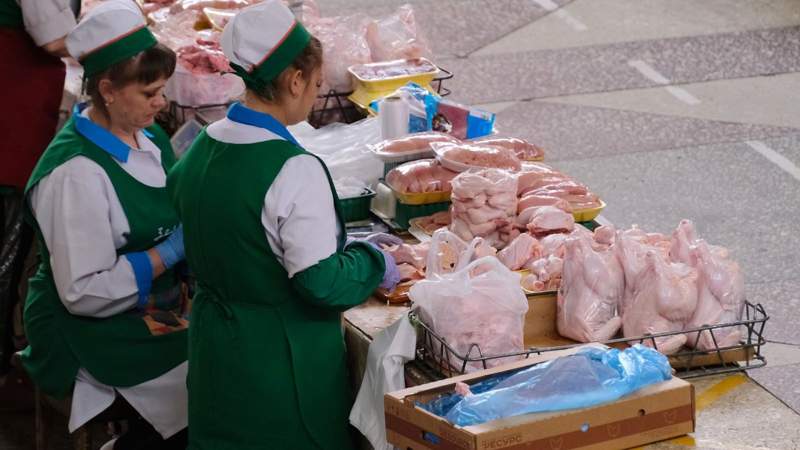 Цены заморозят. Сколько будет стоить куриное мясо в магазинах Алматы
