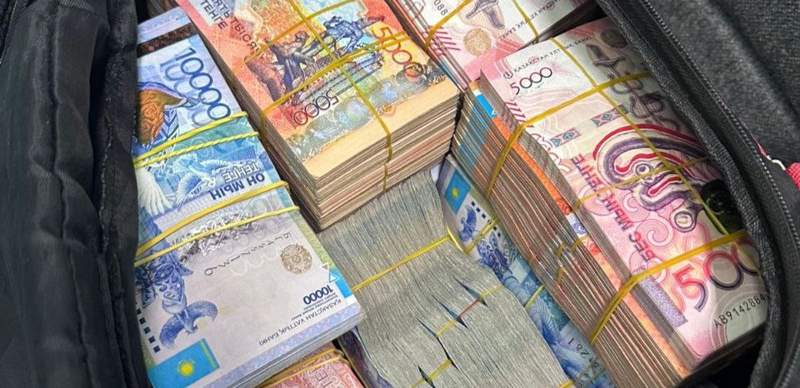 Средний уровень зарплаты в Казахстане по медиане составил 269 тысяч тенге
