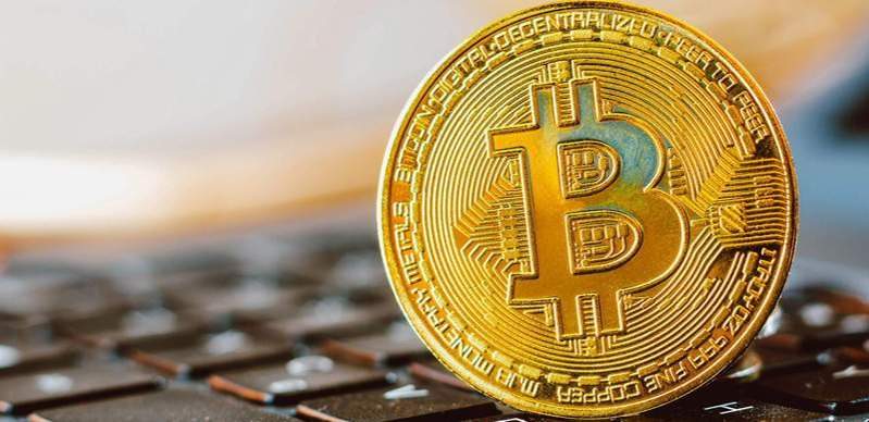 Биткоин снова бьет рекорды. Его цена выросла до 89 тысяч долларов