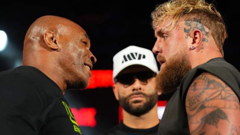 Майк Тайсон потерпел поражение в бою с блогером