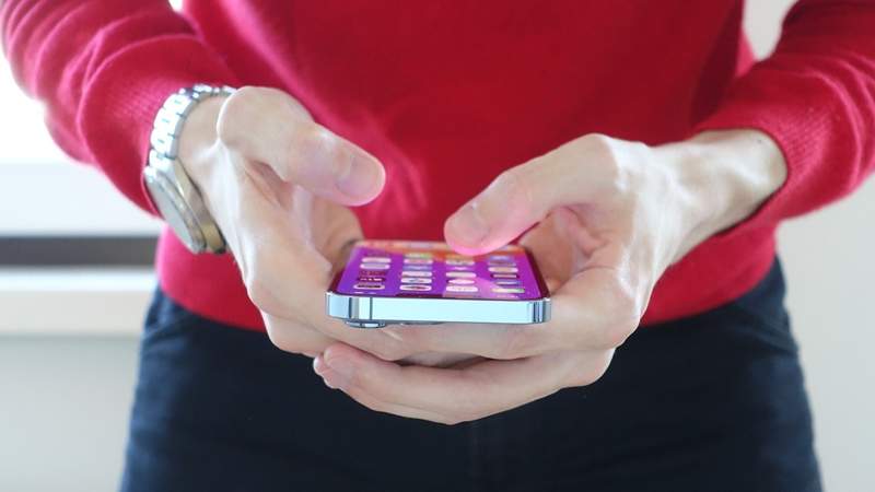 Пользователей iPhone напугали странные голоса в их устройствах