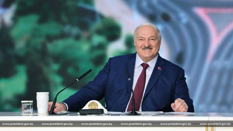 Лукашенко предложил Казахстану помощь белорусских юристов при работе над новой Конституцией