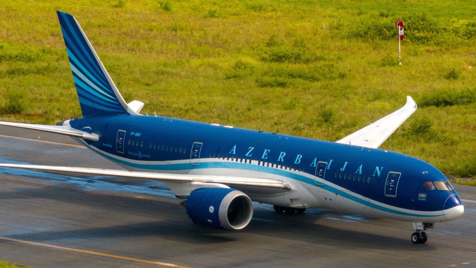 Из Алматы и Астаны в Баку: Azerbaijan Airlines предлагает скидки до 30% 