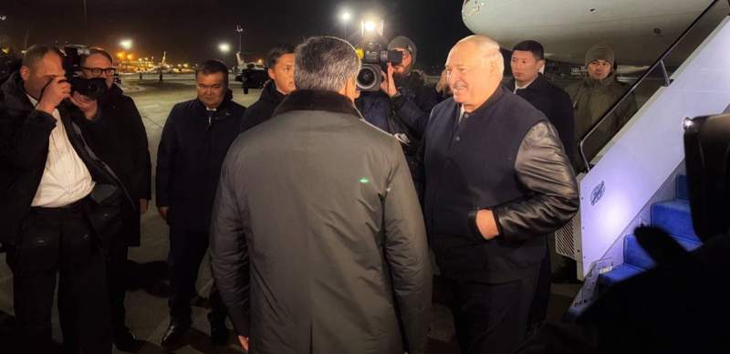 Президент Беларуси Лукашенко прилетел в Астану