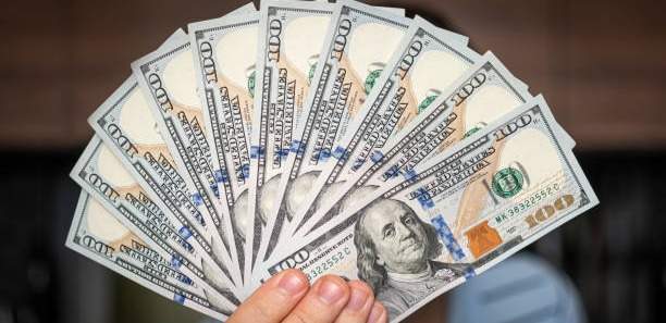 Нацбанк Казахстана начал валютные интервенции – продаёт доллары за тенге