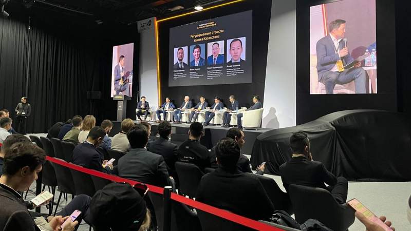 Невозможно объединить в одну организацию такси и автобусы: что не так с законопроектом о перевозках 