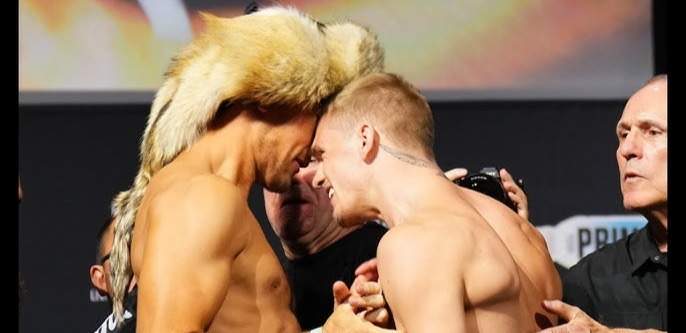 Боец Шавкат Рахмонов и его предстоящий соперник по UFC устроили стычку на взвешивании