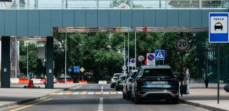 В алматинском аэропорту подорожает парковка