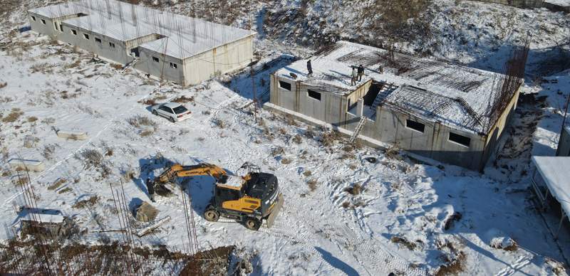 Акимат сносит ещё один незаконно строящийся жилой комплекс в Алматы