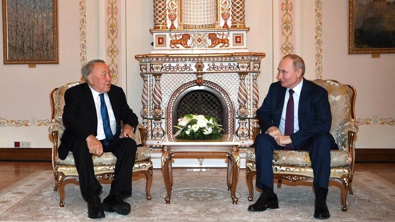 Путин встретился с Назарбаевым в своей резиденции