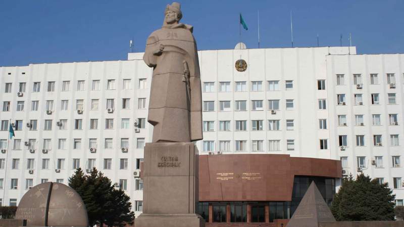 В Атырау хотят решить проблемы с пробками: акимат Атырауской области ответил на вопросы читателей BES.media