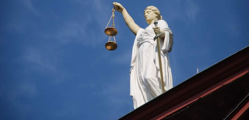 Суд отказал абитуриентке, оспорившей распределение грантов по квоте пострадавшим от паводков