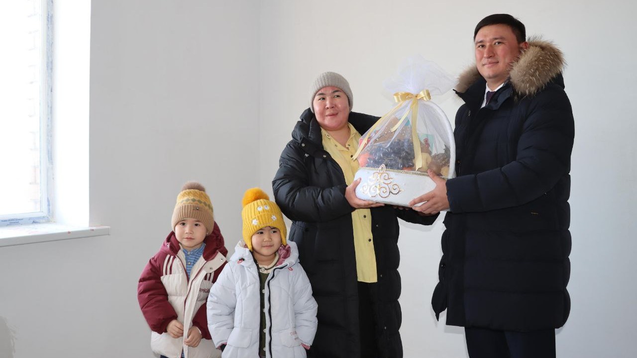 25 семей получили ключи от новых квартир в Улытауской области