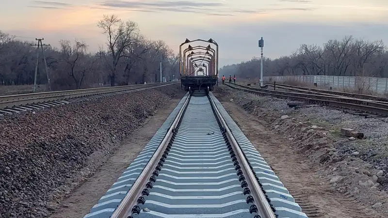 Первые рельсы обводного пути